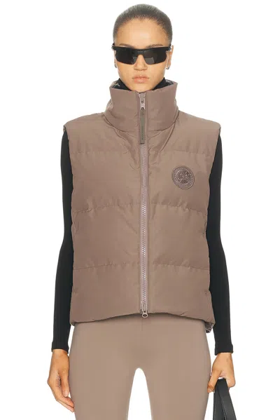 Canada Goose Grandview Cropped Vest In Brown