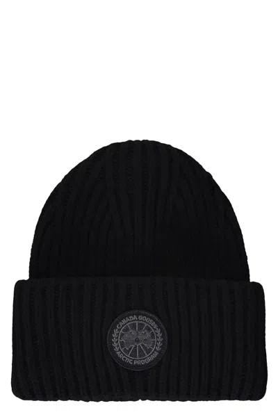 Canada Goose Ribbed Knit Beanie In Black