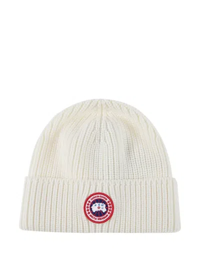 Canada Goose Ribbed Logo-patch Beanie In White