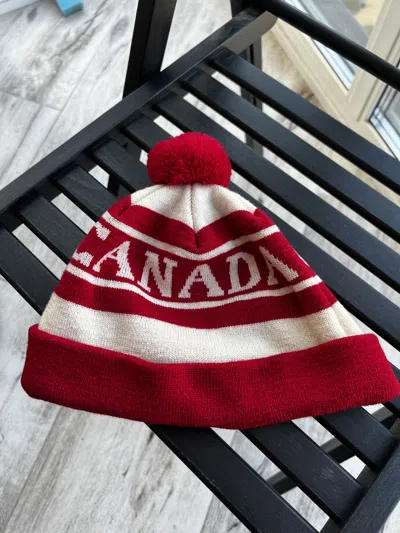 Pre-owned Canada Goose Vintage Red Hat Beanie