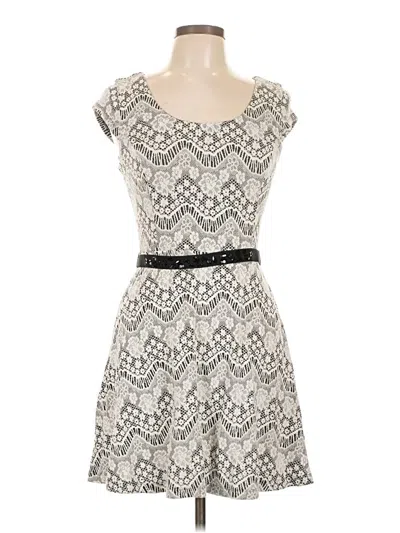 Pre-owned Candies Candie's Casual Dress In White