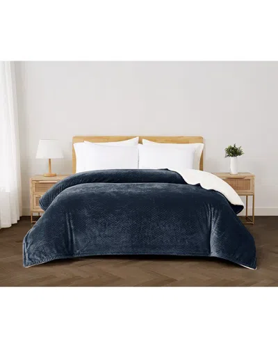 Cannon Carved Fluffy Blanket In Blue
