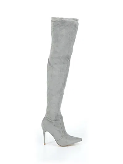 Pre-owned Cape Robbin Boots In Gray