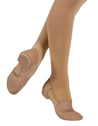 CAPEZIO WOMEN'S HANAMI WONDER JAZZ SHOE - WIDE WIDTH IN CARAMEL