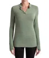Capsule 121 Splendor Top In Fern In Grey