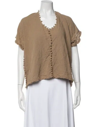 Pre-owned Caravana V-neck Short Sleeve Top In Neutral