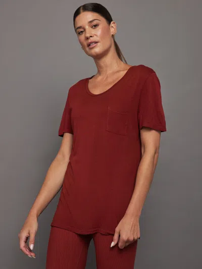 Carbon38 Short Sleeve Pocket Tee In Merlot