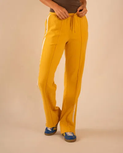 Care Tucker Jordan Interlock Pants In Canary