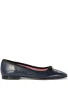 Carel Round Toe Bow Detail Ballet Flats In 蓝色