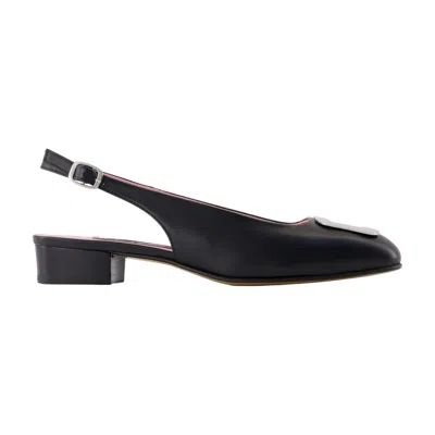 Carel Coquelicot Flat In Black