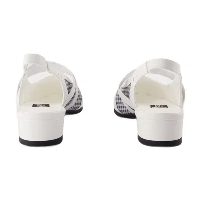 Carel Flat In Multi