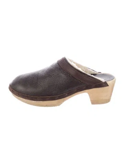 Pre-owned Carel Paris Leather Sandals In Brown