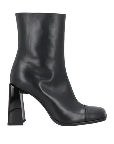 Carel Paris Woman Ankle Boots Black Size 5 Leather