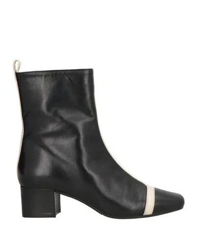 Carel Paris Woman Ankle Boots Black Size 6 Leather