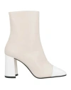 Carel Paris Moon Boots In White