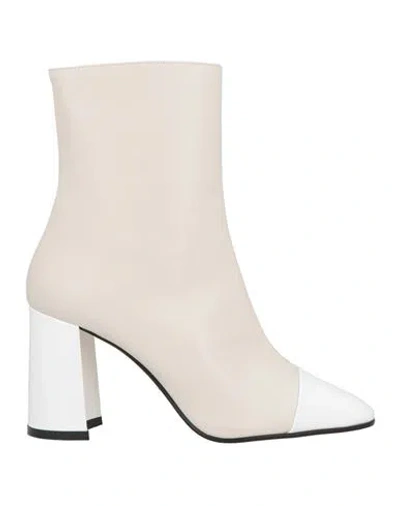 Carel Paris Moon Boots In Grey