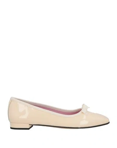 Carel Paris Woman Ballet Flats Ivory Size 7.5 Leather In White