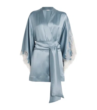 Carine Gilson Silk Lace-trim Short Kimono Robe In Blue