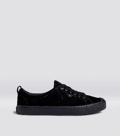 Cariuma Oca Low All Black Suede Sneaker Men