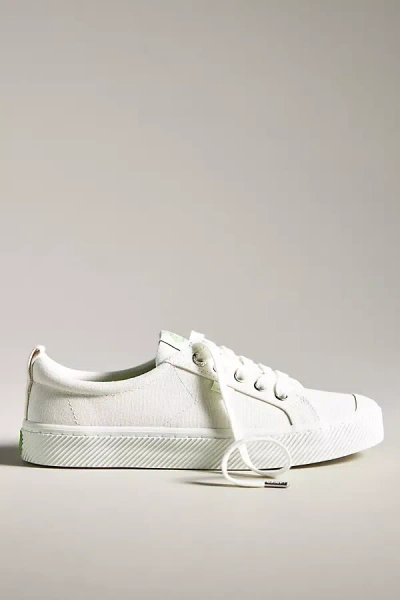 Cariuma Oca Low Canvas Sneakers In White