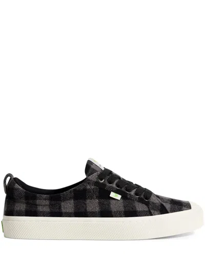 Cariuma Oca Low Plaid Organic Cotton Sneakers In Black Plaid