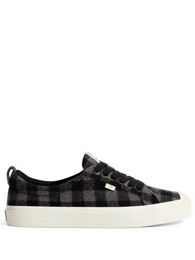 Cariuma Oca Plaid Sneakers In Black