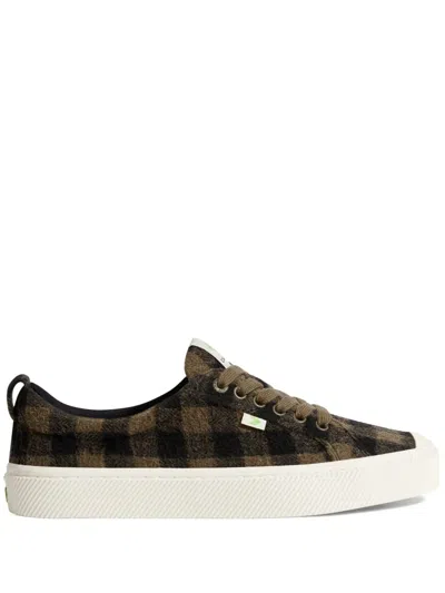 Cariuma Oca Plaid Sneakers In Brown