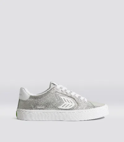 Cariuma Salvas Metallic Silver Leather White Logo Sneaker Women In Metallic Silver/white