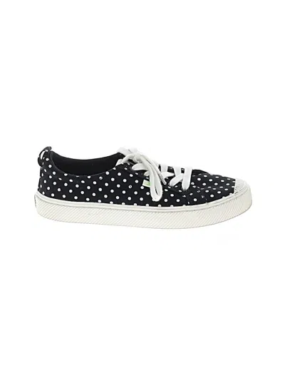 Pre-owned Cariuma Sneakers In Black
