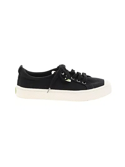 Pre-owned Cariuma Sneakers In Black