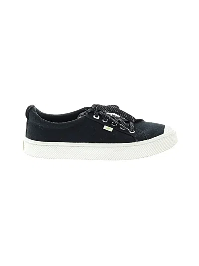 Pre-owned Cariuma Sneakers In Black