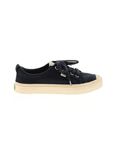 Pre-owned Cariuma Sneakers In Blue