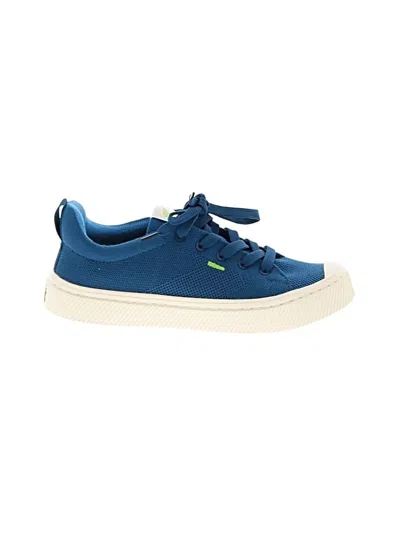 Pre-owned Cariuma Sneakers In Blue
