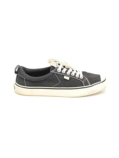 Pre-owned Cariuma Sneakers In Gray