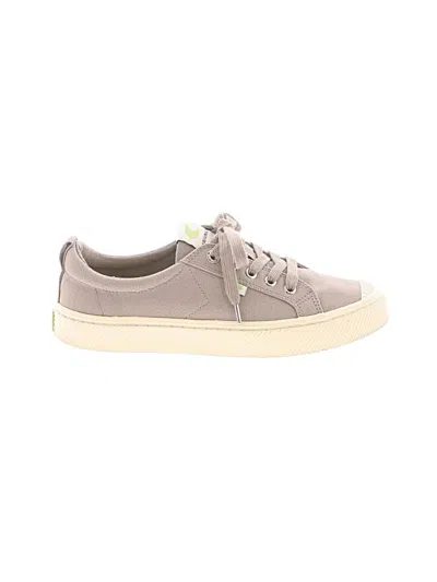 Pre-owned Cariuma Sneakers In Gray