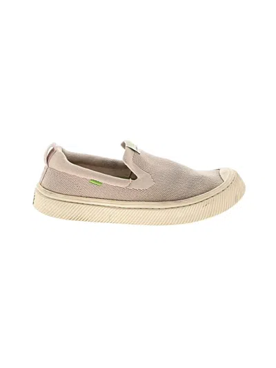 Pre-owned Cariuma Sneakers In Gray