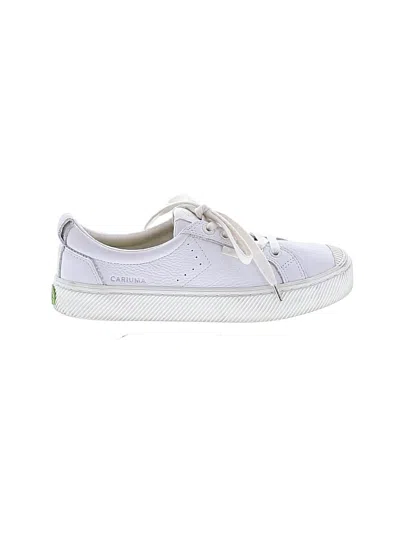 Pre-owned Cariuma Sneakers In White