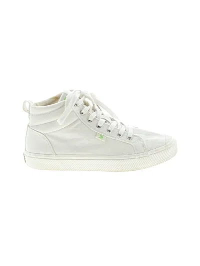 Pre-owned Cariuma Sneakers In White