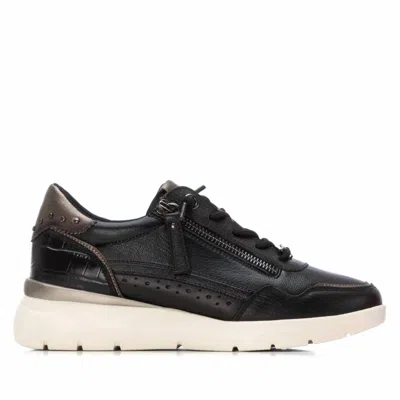 Carmela Women's Leather Casual Slip On Sneakers In Black