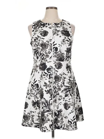 Pre-owned Carmen Marc Valvo Cocktail Dress In White