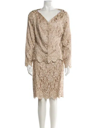 Pre-owned Carmen Marc Valvo Lace Pattern Raw-edge Trim Skirt Set In Neutral