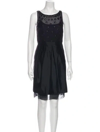 Pre-owned Carmen Marc Valvo Scoop Neck Knee-length Dress In Black