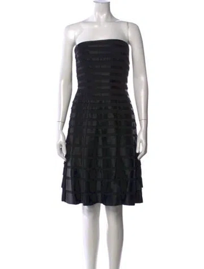 Pre-owned Carmen Marc Valvo Silk Knee-length Dress In Black
