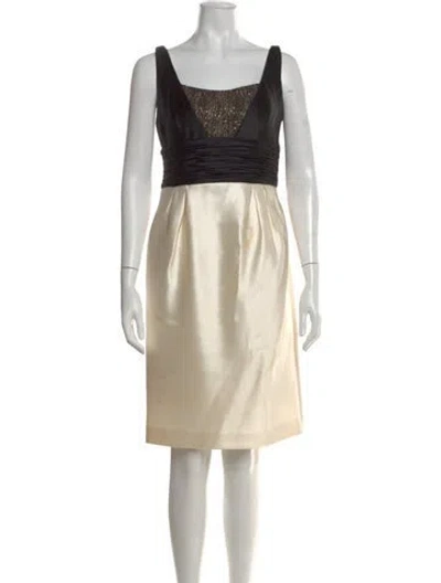 Pre-owned Carmen Marc Valvo Wool Knee-length Dress In Neutral