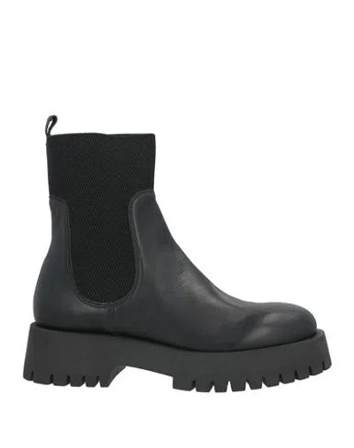Carmens Woman Ankle Boots Black Size 11 Leather