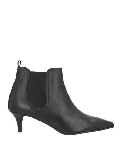 Carmens Woman Ankle Boots Black Size 6 Leather