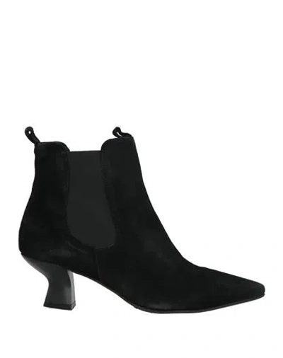 CARMENS CARMENS WOMAN ANKLE BOOTS BLACK SIZE 7 LEATHER