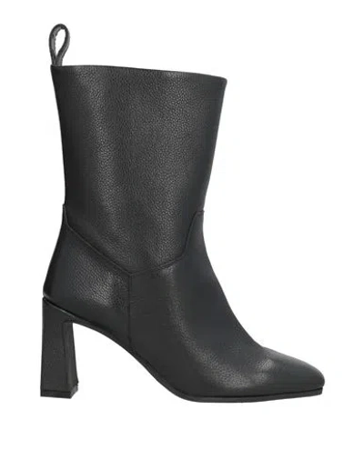 Carmens Woman Ankle Boots Black Size 7 Leather