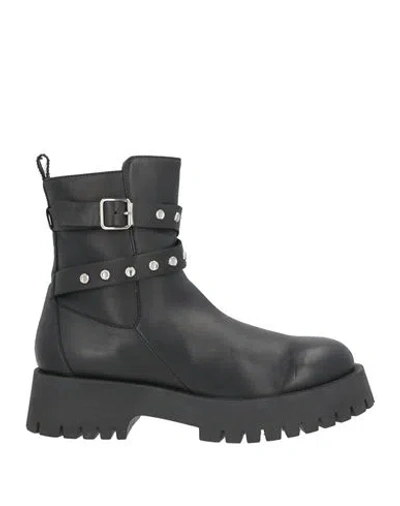 Carmens Woman Ankle Boots Black Size 7 Leather