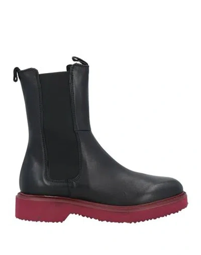 Carmens Woman Ankle Boots Black Size 8 Leather